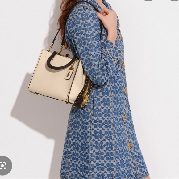 Coach Rogue 25 with Rivets - Picture 11 of 11